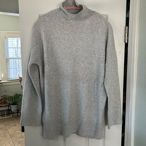 Abercrombie & Fitch soft gray tunic top. NWT